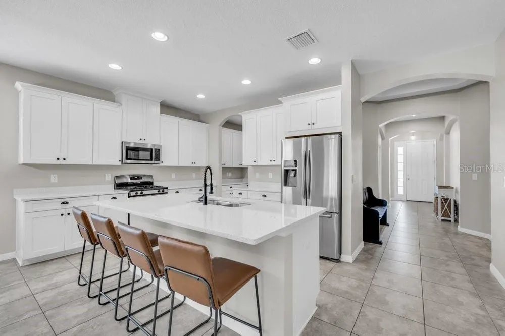 17651 BRIGHT WHEAT DRIVE Lithia, FL 33547