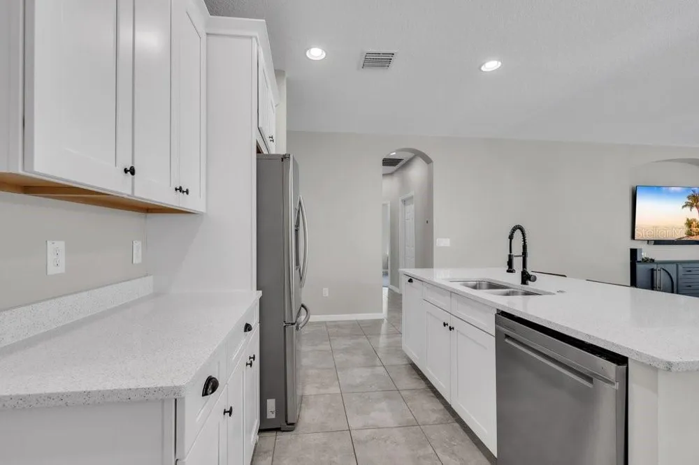 17651 BRIGHT WHEAT DRIVE Lithia, FL 33547