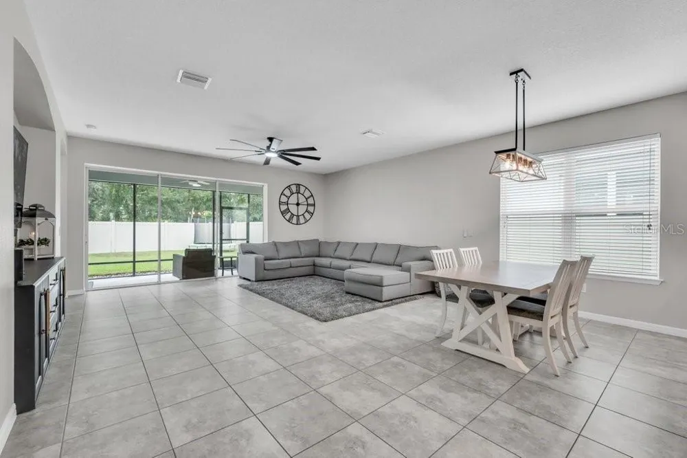 17651 BRIGHT WHEAT DRIVE Lithia, FL 33547