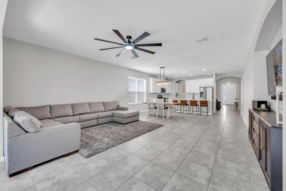 17651 BRIGHT WHEAT DRIVE Lithia, FL 33547