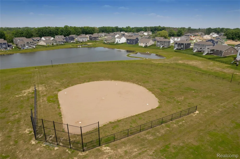544 ROUND ROCK Marion Township, MI 48843