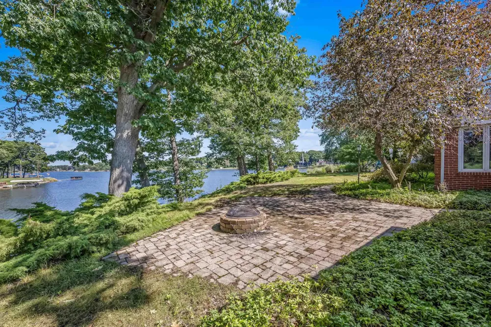 4308 Lin Nan Lane Muskegon City, MI 49441