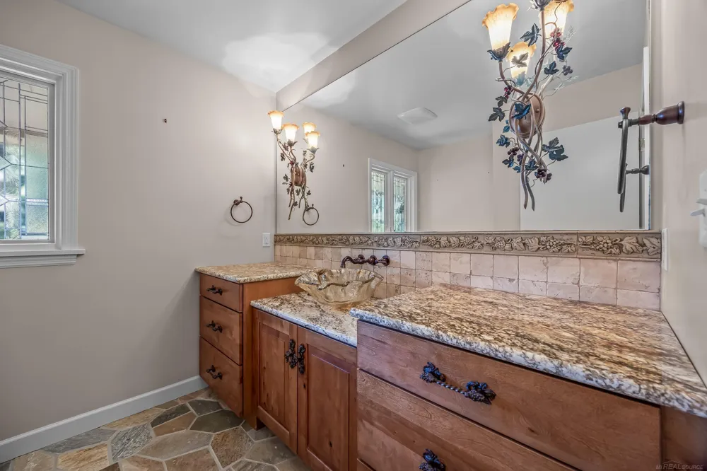 4308 Lin Nan Lane Muskegon City, MI 49441