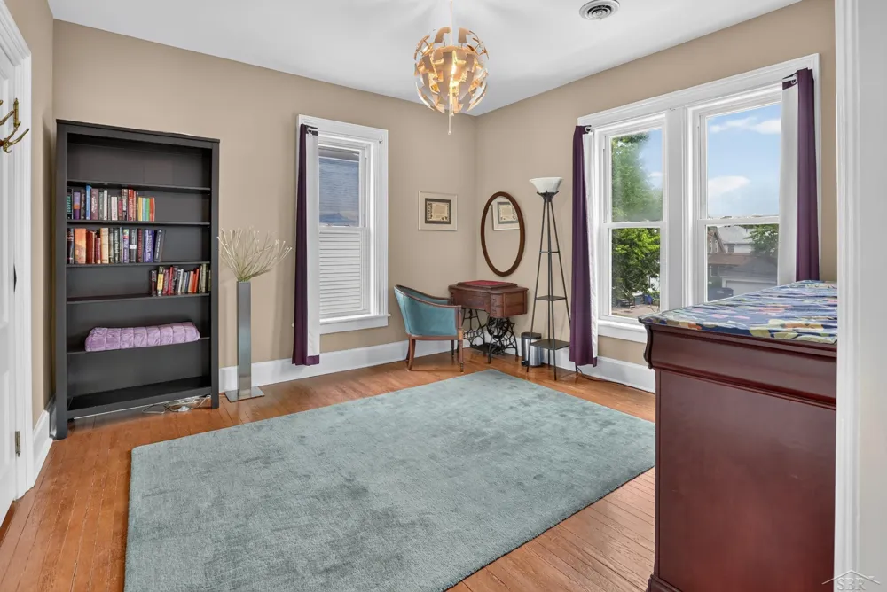 911 McKinley Avenue Bay City City, MI 48708