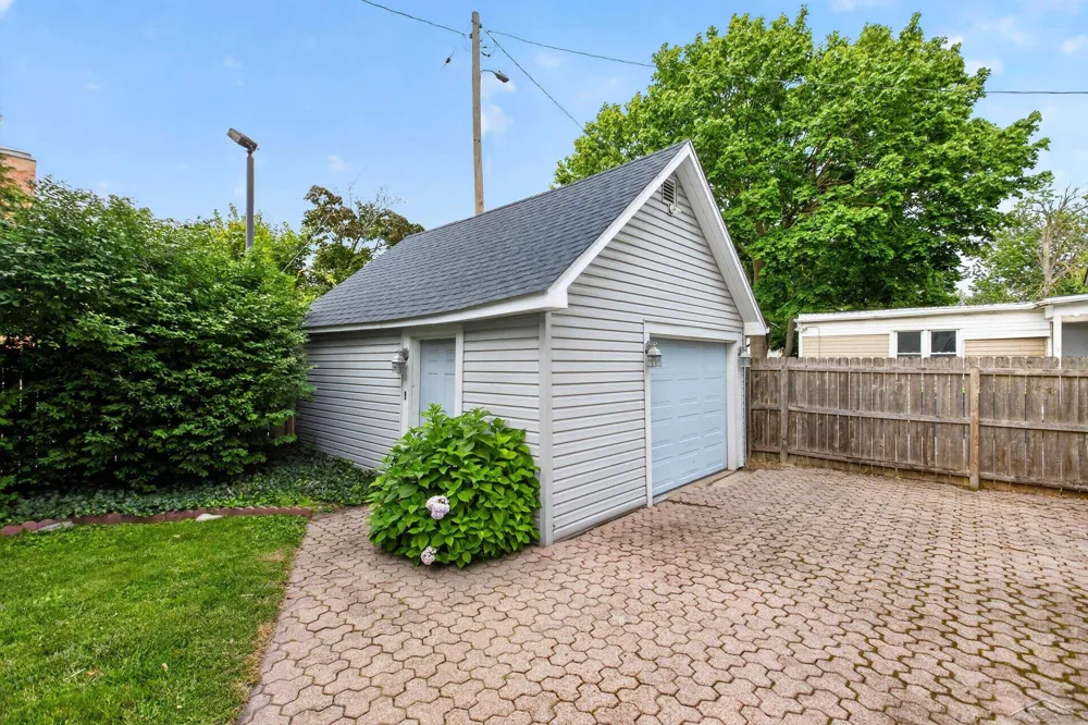911 McKinley Avenue Bay City City, MI 48708