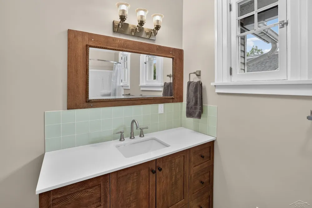 911 McKinley Avenue Bay City City, MI 48708