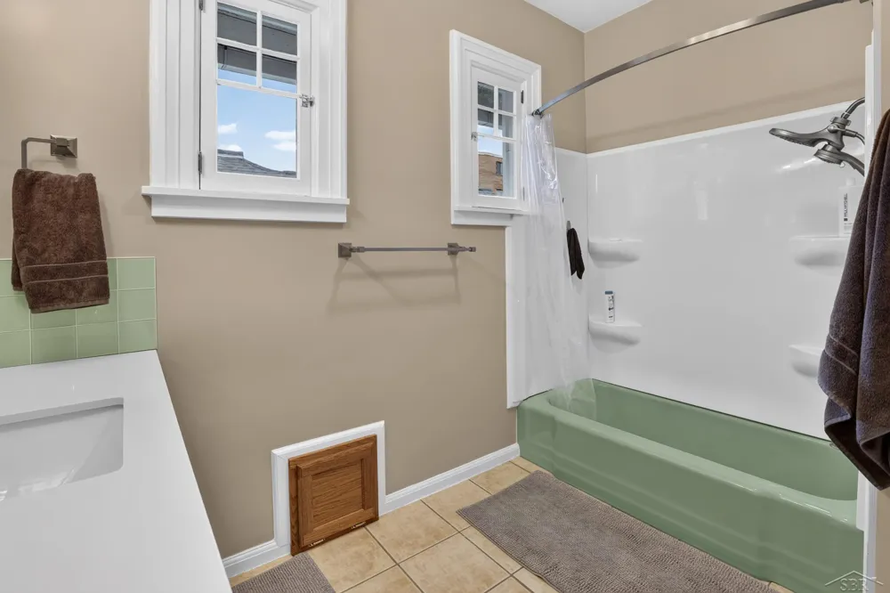 911 McKinley Avenue Bay City City, MI 48708