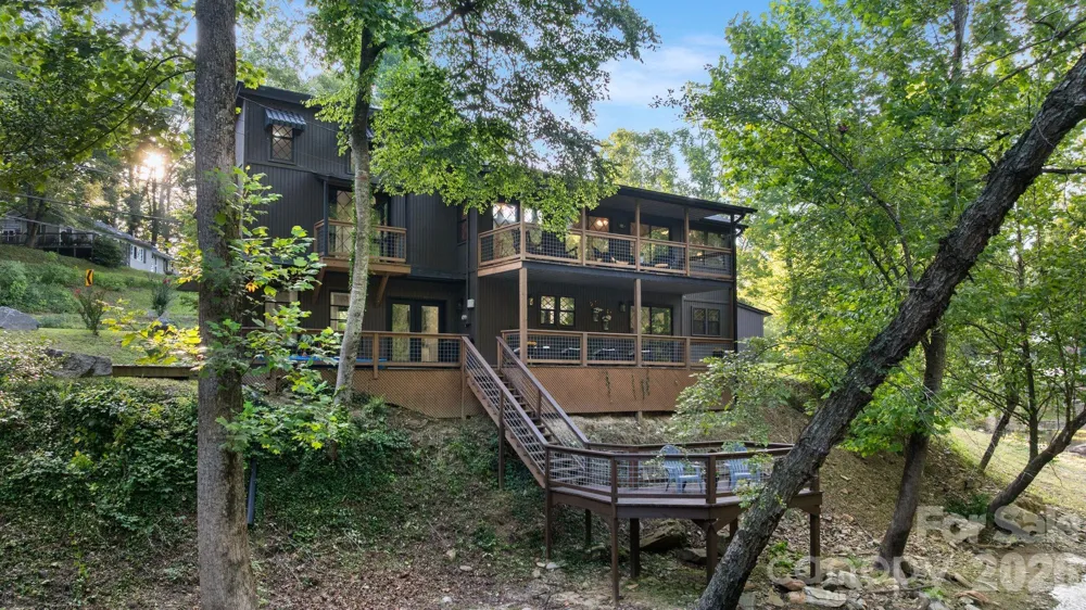 1754 Lake Tahoma Road Marion, NC 28752