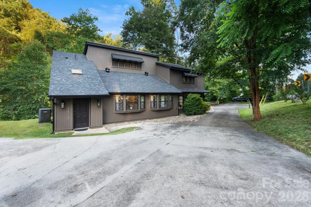1754 Lake Tahoma Road Marion, NC 28752