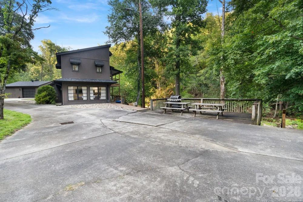 1754 Lake Tahoma Road Marion, NC 28752