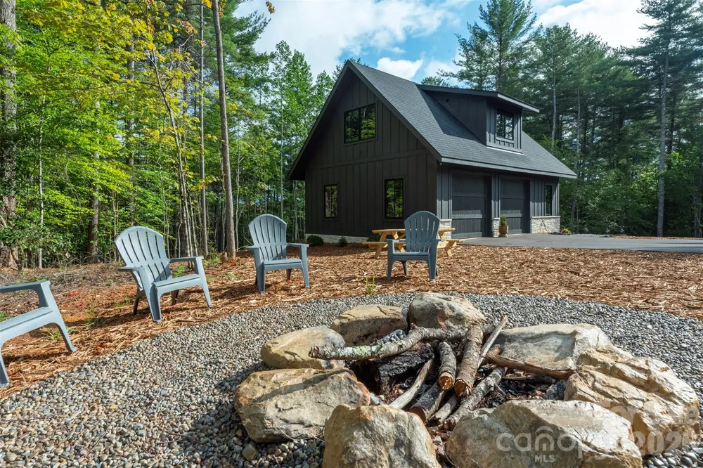 1156 Campbells Trace Nebo, NC 28761