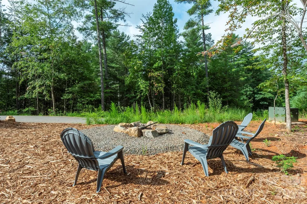 1156 Campbells Trace Nebo, NC 28761