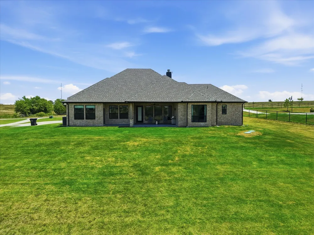 1115 Pioneer Crossing Weatherford, TX 76088