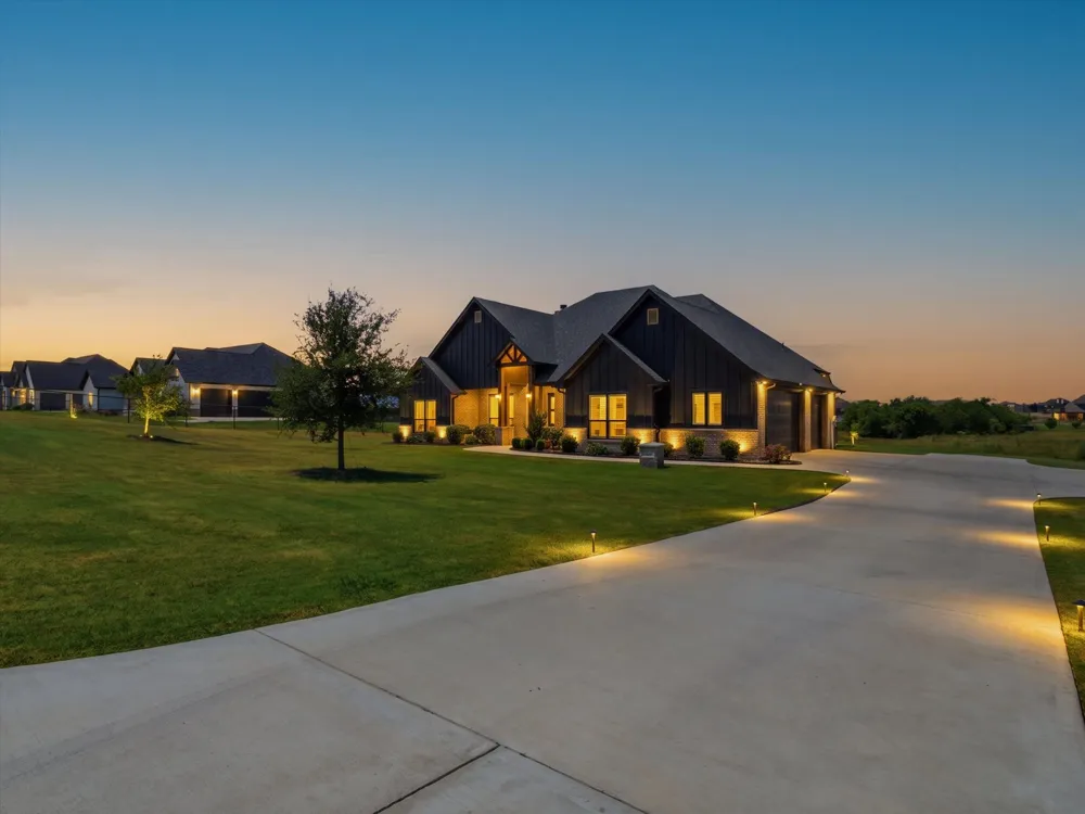 1115 Pioneer Crossing Weatherford, TX 76088