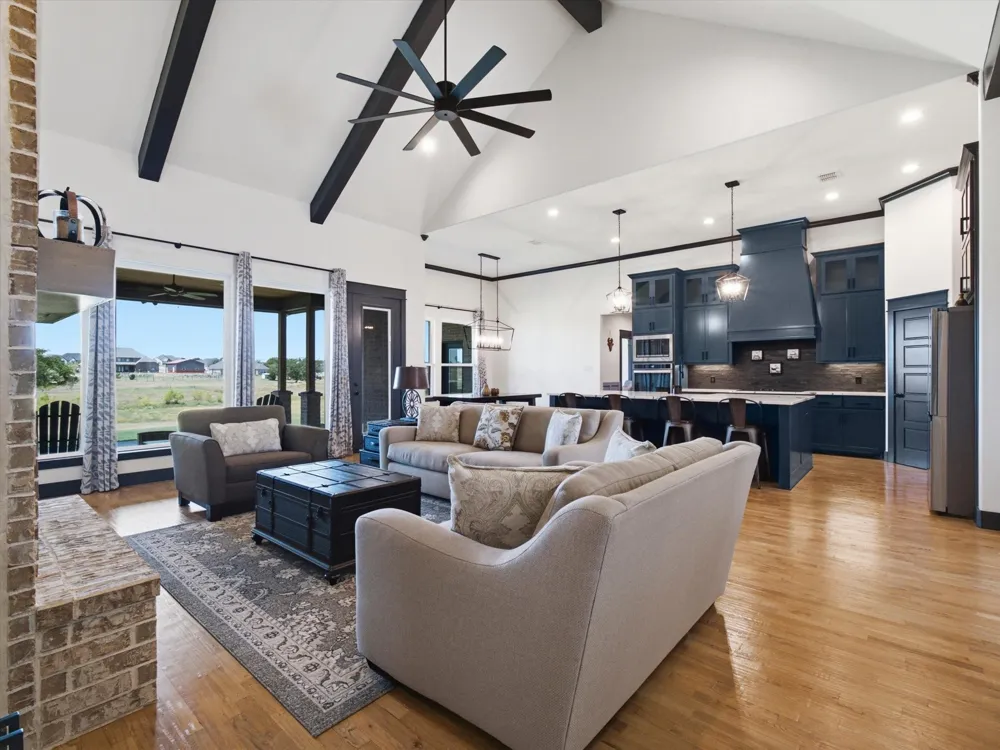 1115 Pioneer Crossing Weatherford, TX 76088