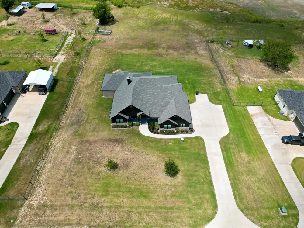 1115 Pioneer Crossing Weatherford, TX 76088