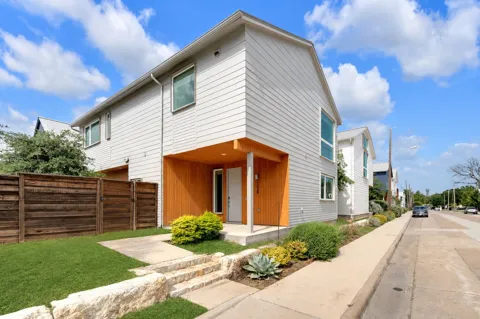 1028 Bastion Court