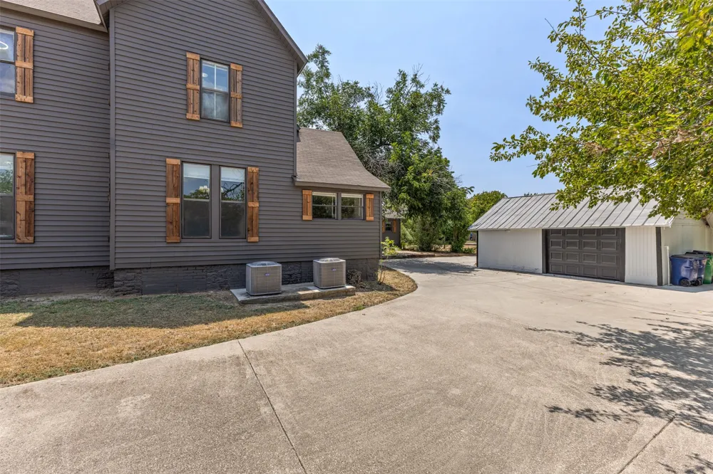 1005 Trinity Street Decatur, TX 76234