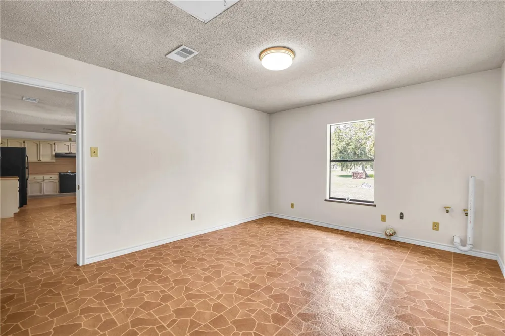 6192 County Road 803 Sweeny, TX 77480