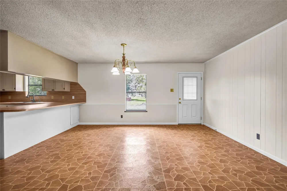 6192 County Road 803 Sweeny, TX 77480