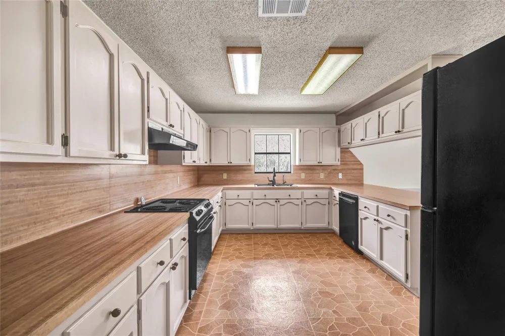 6192 County Road 803 Sweeny, TX 77480