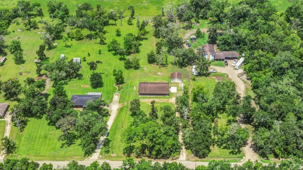 6192 County Road 803 Sweeny, TX 77480