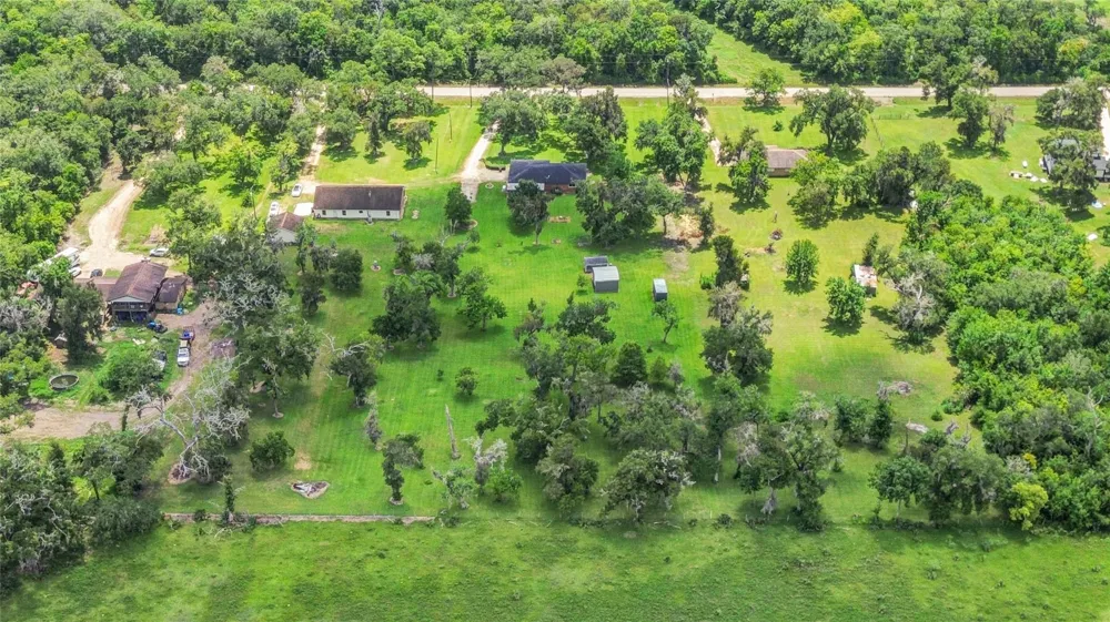 6192 County Road 803 Sweeny, TX 77480