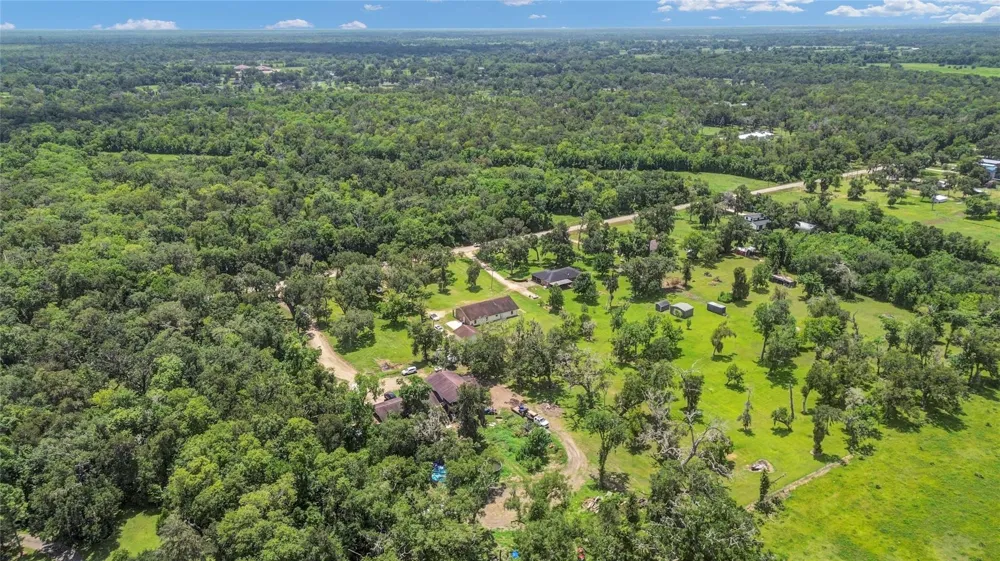 6192 County Road 803 Sweeny, TX 77480