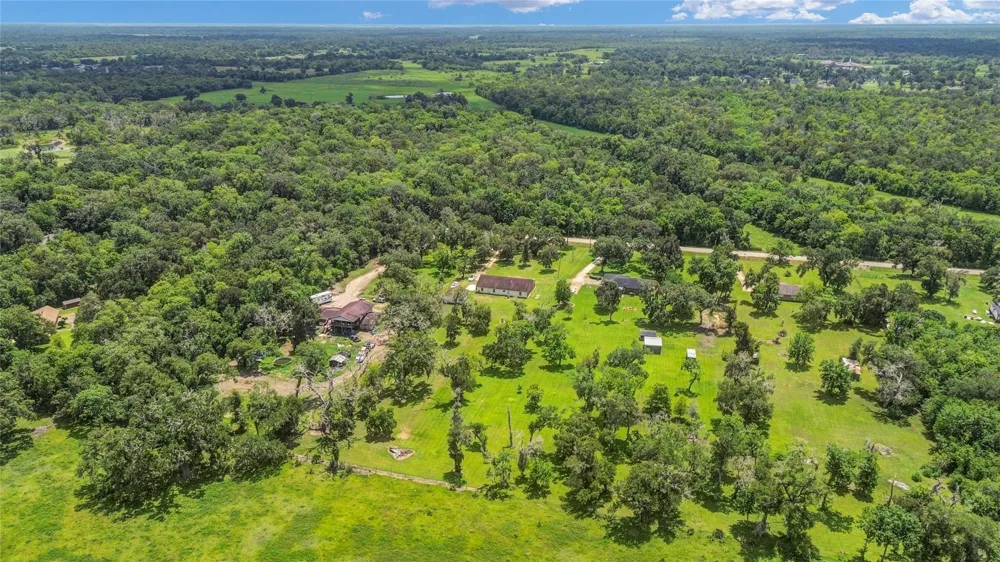 6192 County Road 803 Sweeny, TX 77480