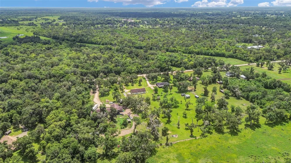6192 County Road 803 Sweeny, TX 77480