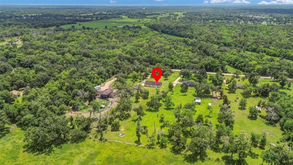6192 County Road 803 Sweeny, TX 77480