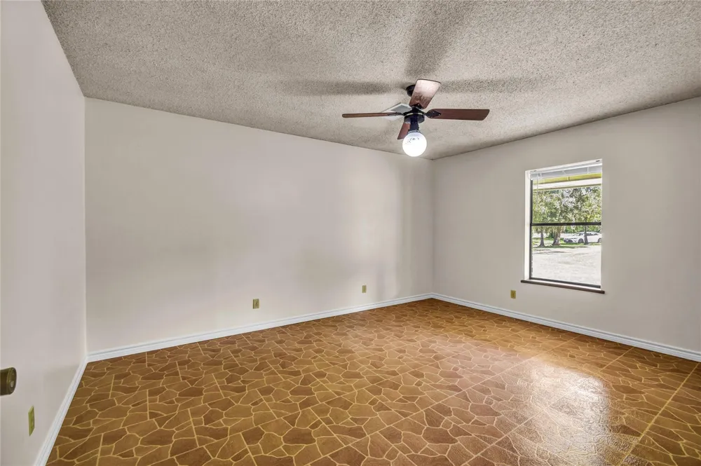 6192 County Road 803 Sweeny, TX 77480