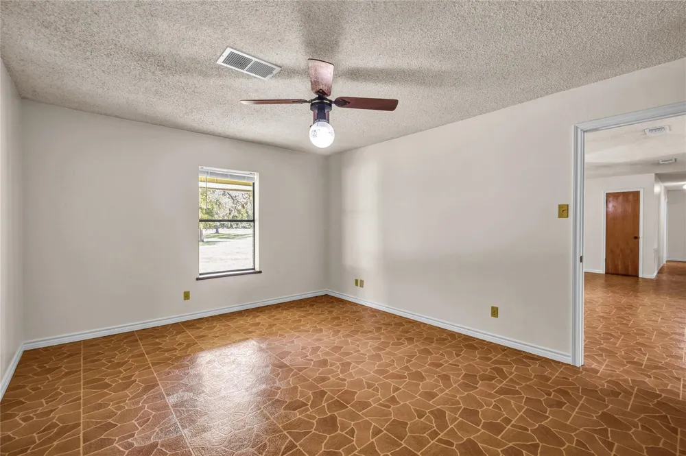 6192 County Road 803 Sweeny, TX 77480