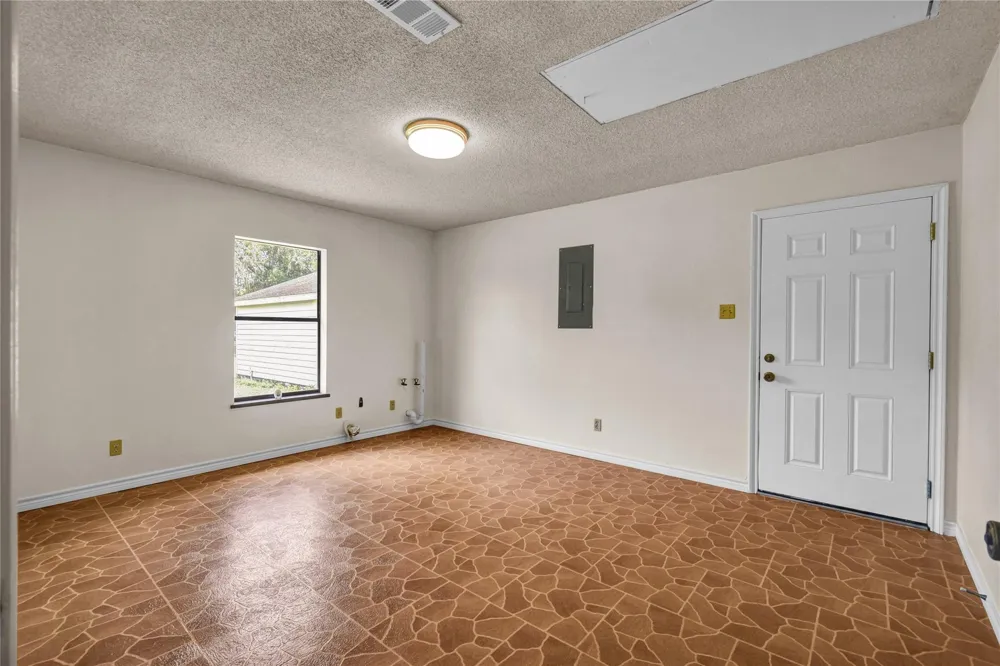 6192 County Road 803 Sweeny, TX 77480
