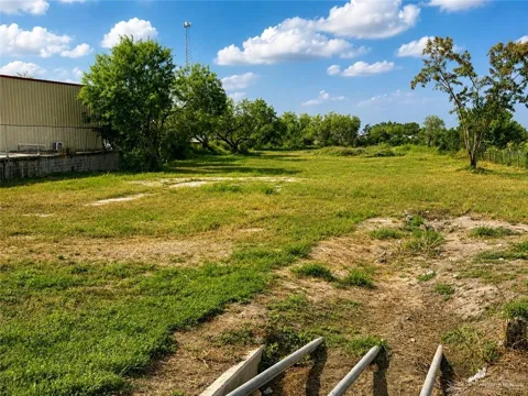 667 W Expressway 83