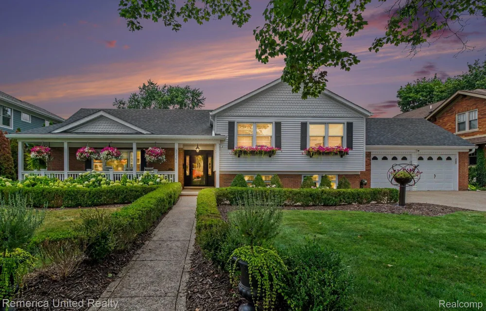 1328 W Ann Arbor Trail Plymouth City, MI 48170