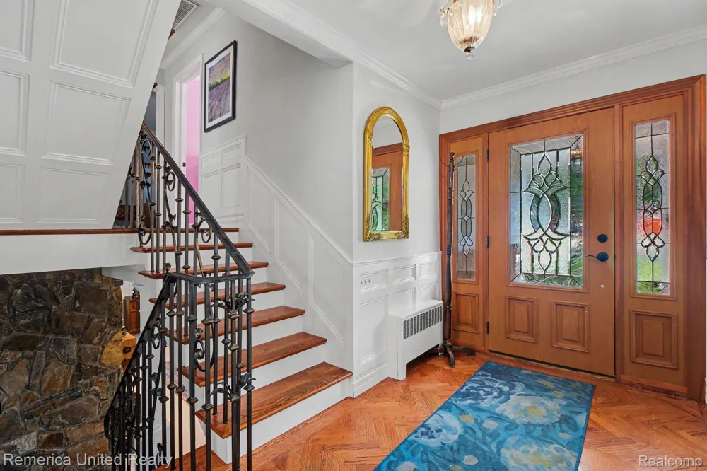 1328 W Ann Arbor Trail Plymouth City, MI 48170