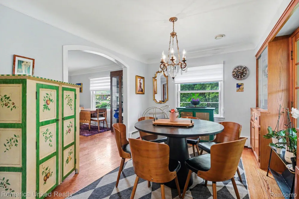 1328 W Ann Arbor Trail Plymouth City, MI 48170