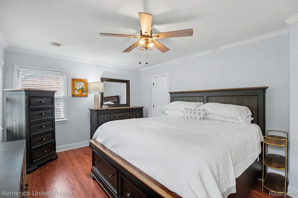 1328 W Ann Arbor Trail Plymouth City, MI 48170