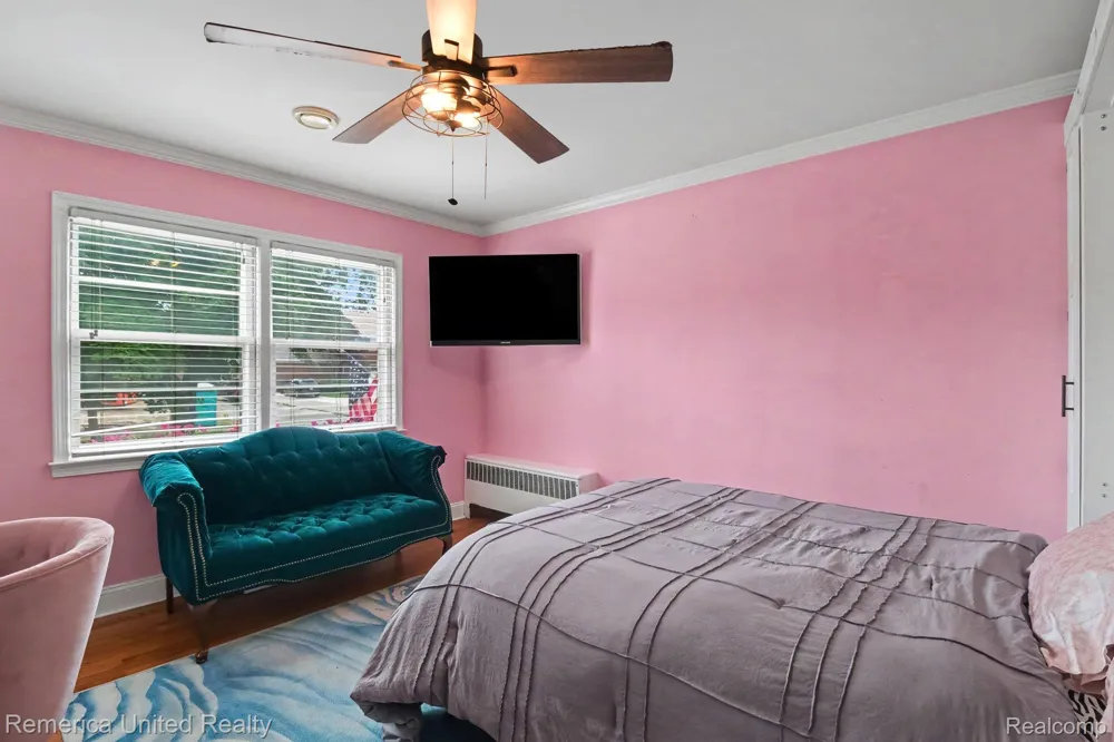 1328 W Ann Arbor Trail Plymouth City, MI 48170