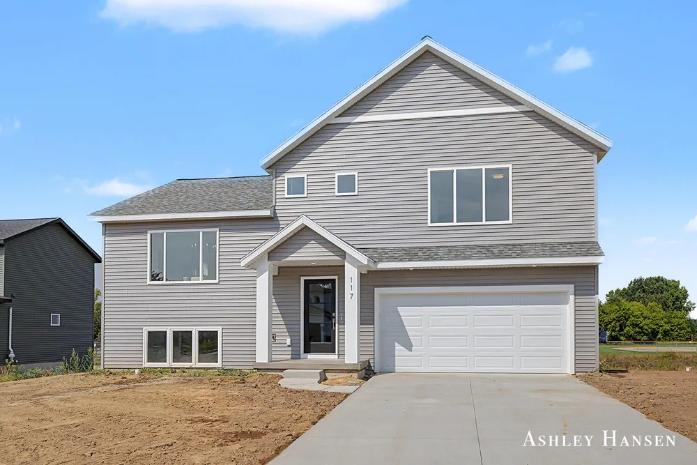 117 Chase NW Kent City Village, MI 49330