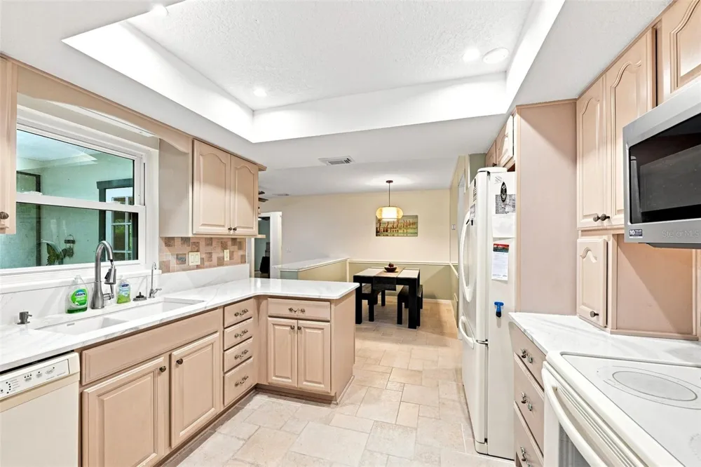 2107 W FORE DRIVE Tampa, FL 33612