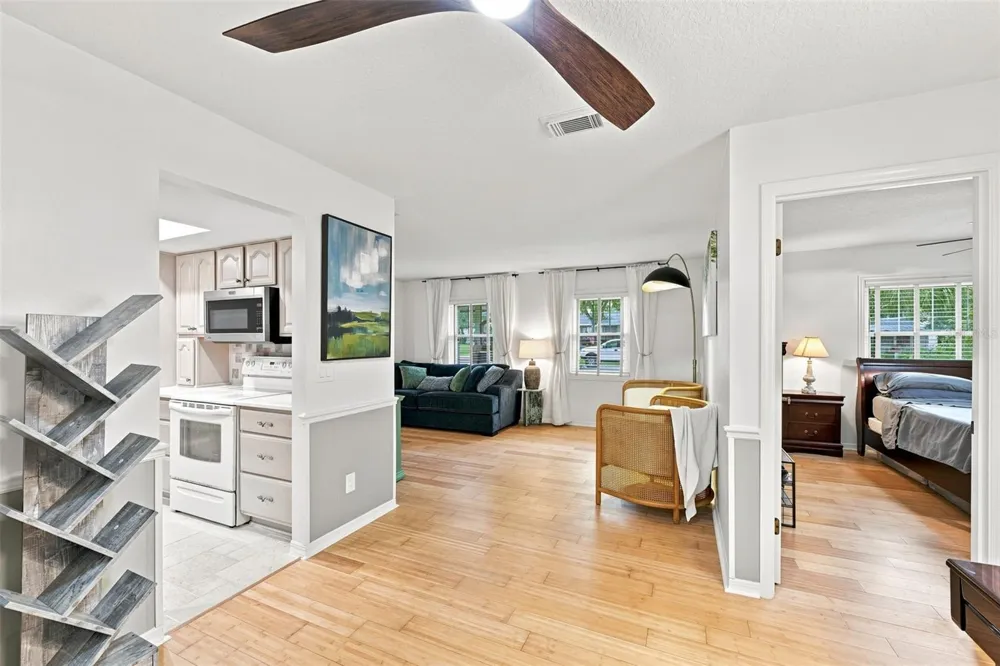 2107 W FORE DRIVE Tampa, FL 33612