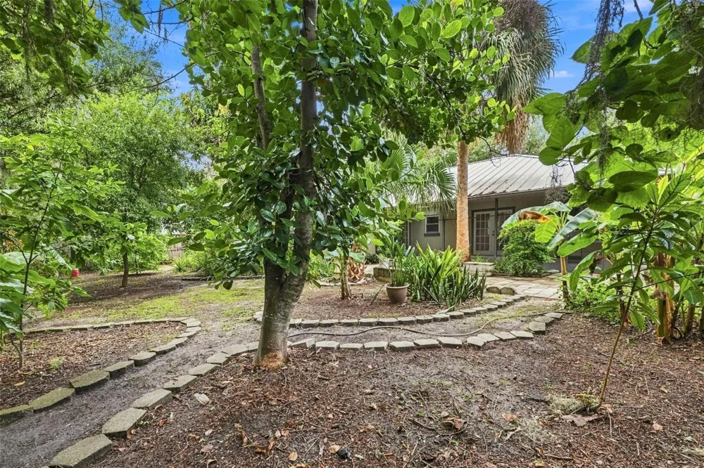 2107 W FORE DRIVE Tampa, FL 33612