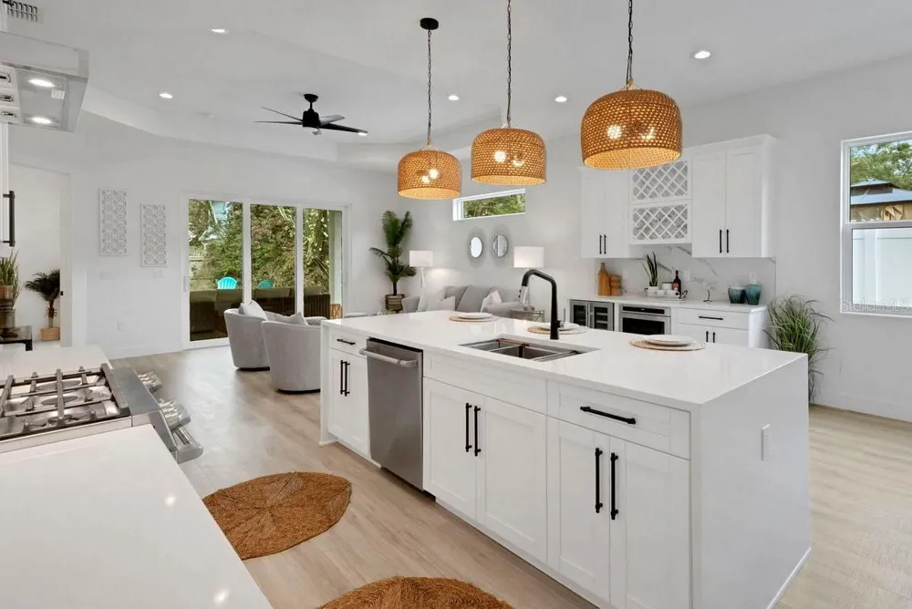 439 LOUDEN AVENUE Dunedin, FL 34698