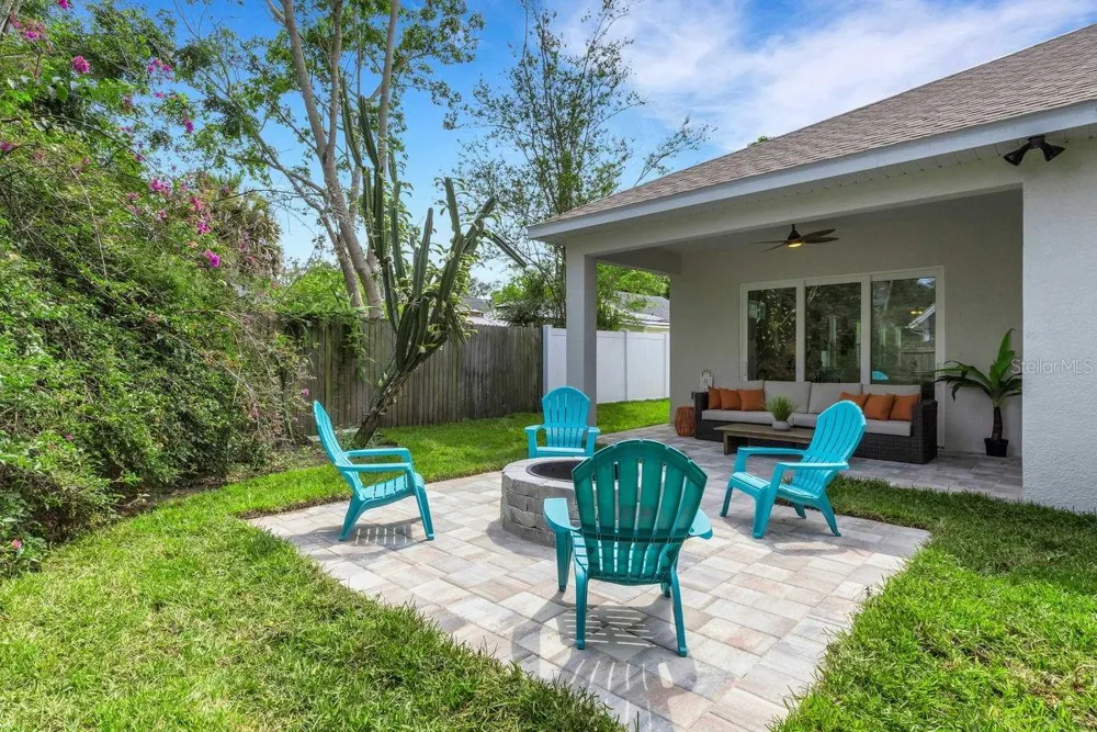 439 LOUDEN AVENUE Dunedin, FL 34698