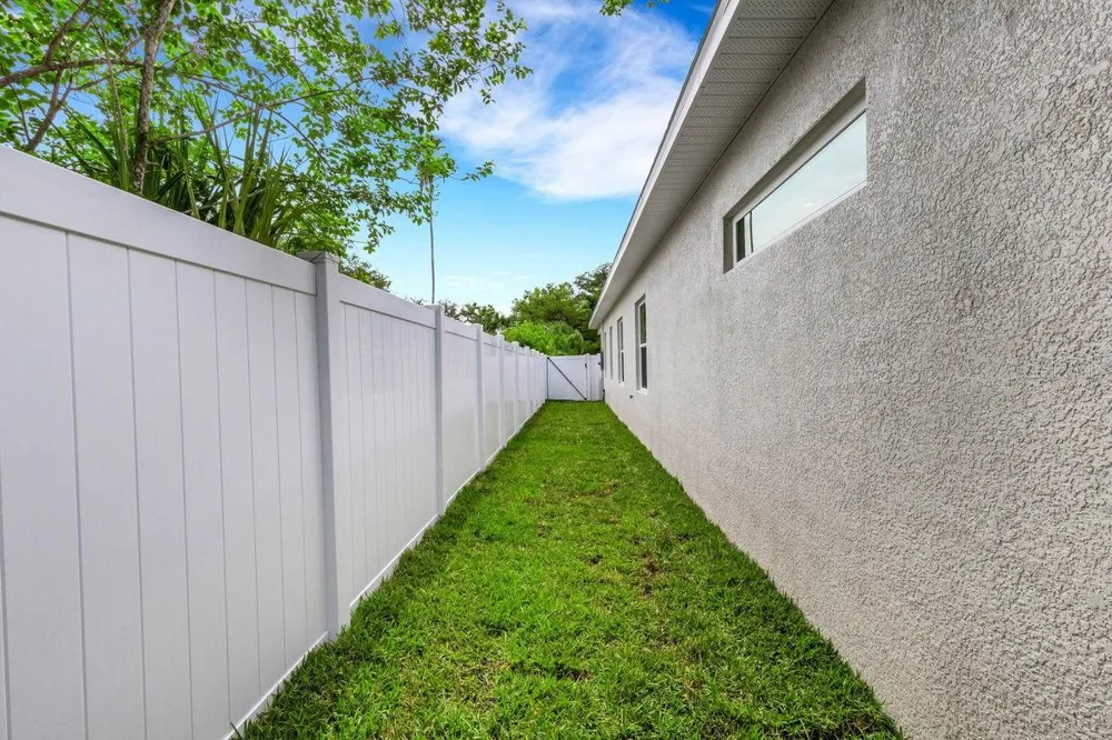 439 LOUDEN AVENUE Dunedin, FL 34698