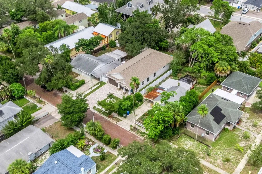 439 LOUDEN AVENUE Dunedin, FL 34698