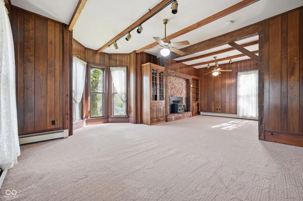607 S Main Street Farmland, IN 47340