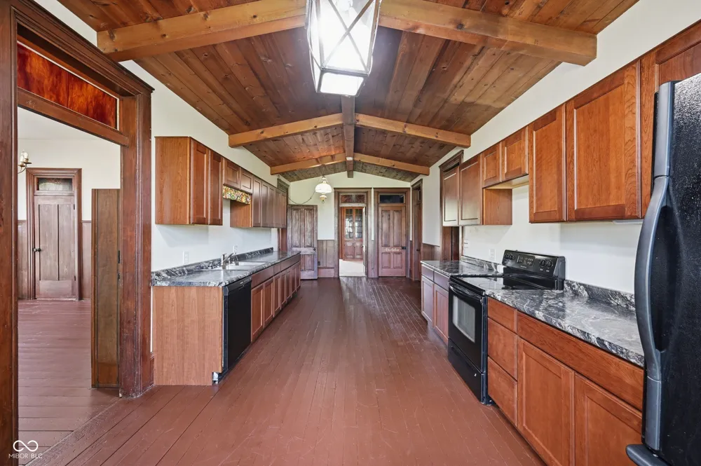 607 S Main Street Farmland, IN 47340